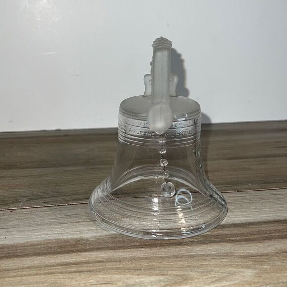 Glass Philadelphia Cracked Liberty Bell With Frosted Top And Glass Chime - Picture 3 of 9
